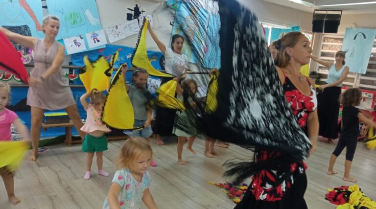 À une époque de guerre, les enfants réfugiés ukrainiens bénéficient d'une pause estivale grâce à la charité juive