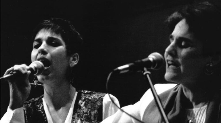 La chanteuse israélienne Bat Ella apportera ses versions en hébreu des chansons de Debbie Friedman à New York