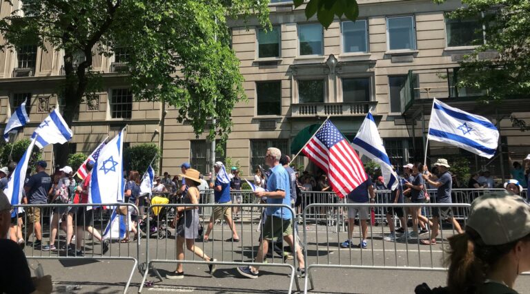 Scènes du défilé Celebrate Israel de New York, qui a attiré 40 000 personnes