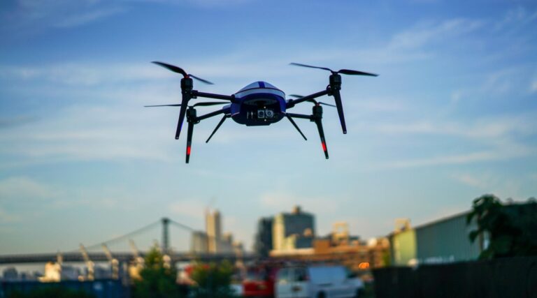 Les drones peuvent-ils rendre NYC plus sûr ?  Une entreprise israélienne et son partenaire de Brooklyn présentent l'idée au maire Adams