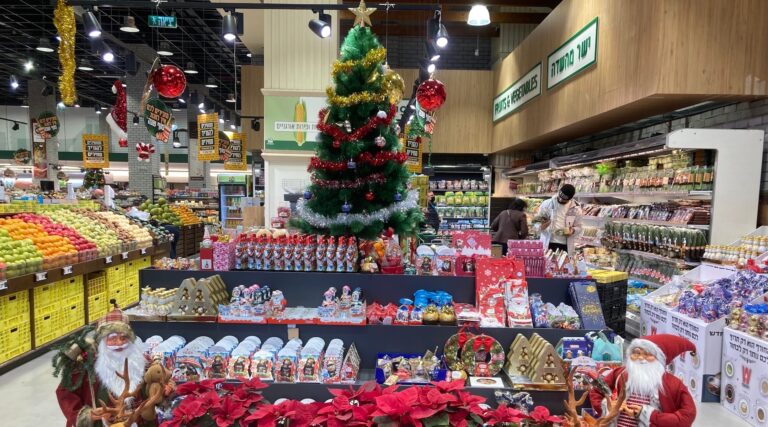 Pour un nombre croissant de Juifs en Israël, cela commence à ressembler beaucoup à Noël