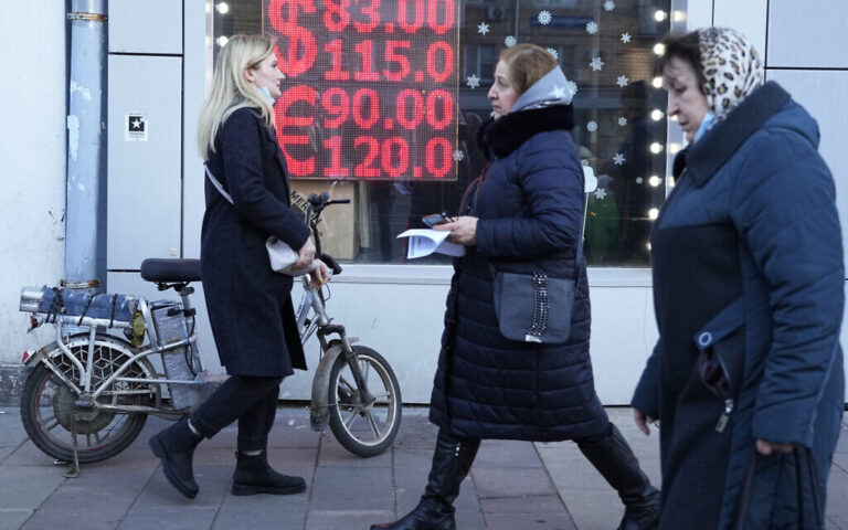 Échelle de sanctions "sans précédent", le boycott a pris la Russie par surprise, selon les experts
