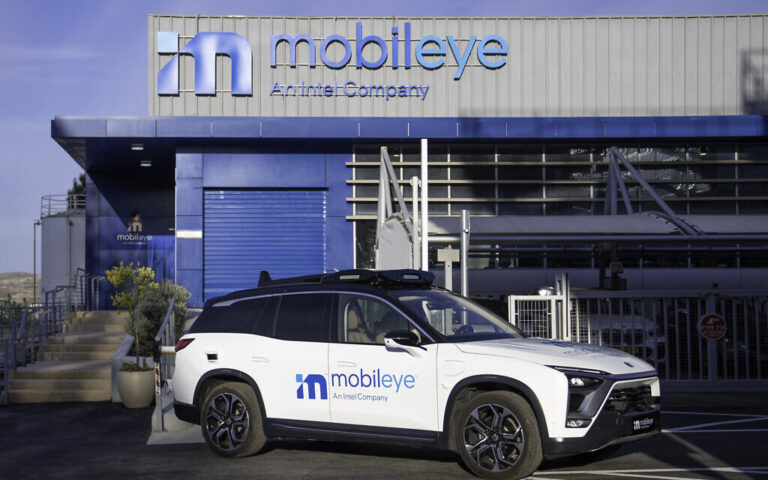 Mobileye d'Intel dépose un dossier pour l'introduction en bourse proposée à Wall Street à une valorisation estimée à 50 milliards de dollars