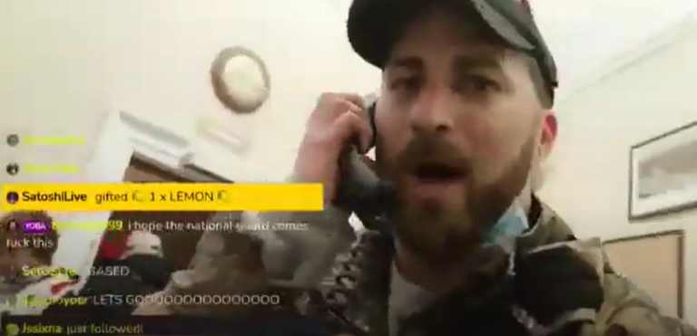 Banni de YouTube ?  Bienvenue sur DLive, un refuge pour les néo-nazis américains