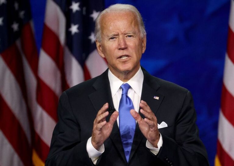 Biden clôt la convention comme il a lancé sa campagne : Répudier l'antisémitisme