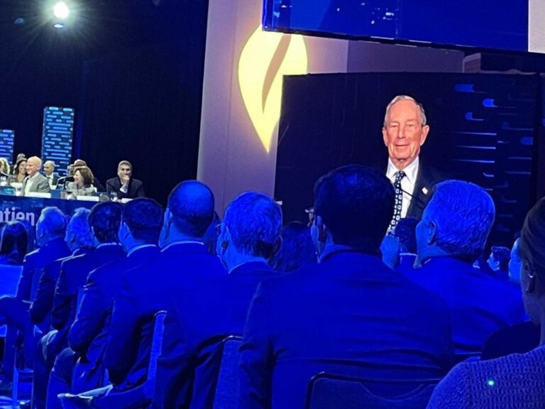 Bloomberg : La partisanerie aveugle trop de Juifs sur l'antisémitisme au sein de leurs propres partis