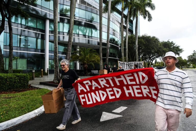 « Contre un mur » : les gauchistes juifs de Boston en conflit avec la carte BDS