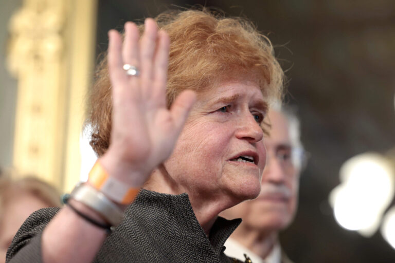 Deborah Lipstadt, de retour d'Arabie saoudite, affirme que des progrès sont en cours dans la lutte contre l'antisémitisme dans les États du Golfe