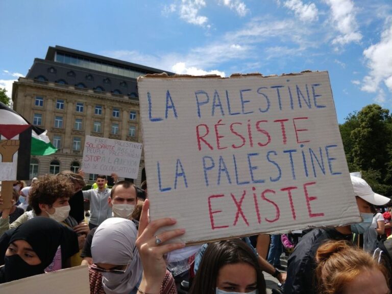 Des dizaines de chants sur l'ancien massacre de Juifs lors d'un rassemblement pro-palestinien à Bruxelles
