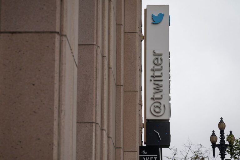 La nouvelle règle de Twitter limitera-t-elle le harcèlement ou rendra-t-elle plus difficile la lutte contre les antisémites ?