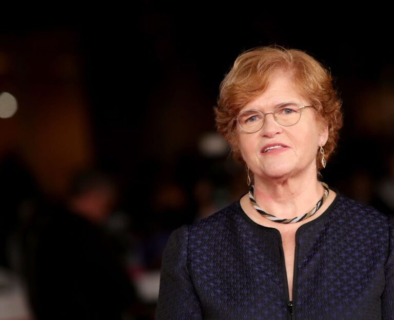 Le Sénat avance la nomination de Deborah Lipstadt comme émissaire antisémitisme
