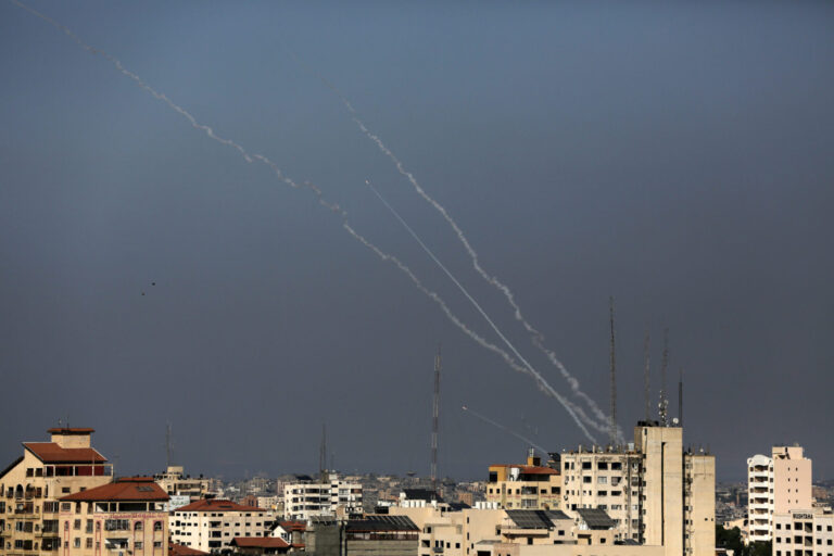 Le cessez-le-feu négocié par l'Égypte met fin à des jours de combats entre Israël et des militants palestiniens