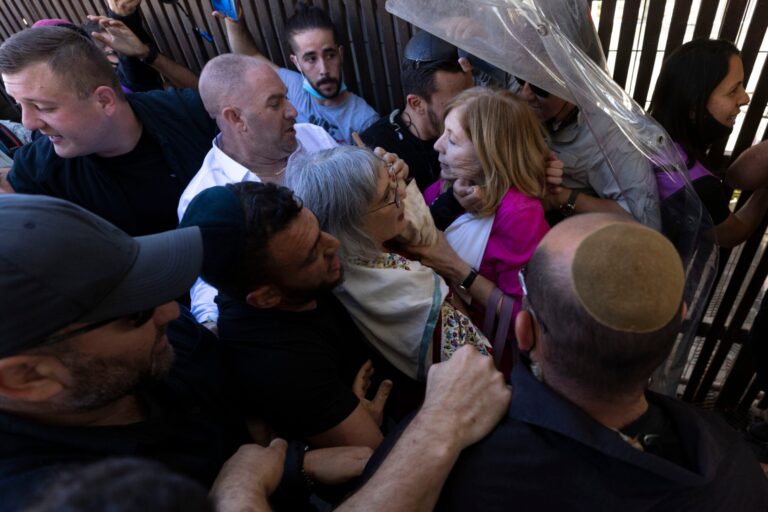 Cédant à la droite religieuse, les dirigeants israéliens auraient présenté un plan pour un espace de prière égalitaire au Mur Occidental