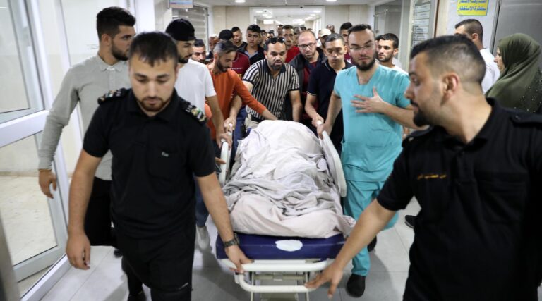 Les forces israéliennes auraient tué un Palestinien lors des funérailles d'un enfant également abattu par des soldats