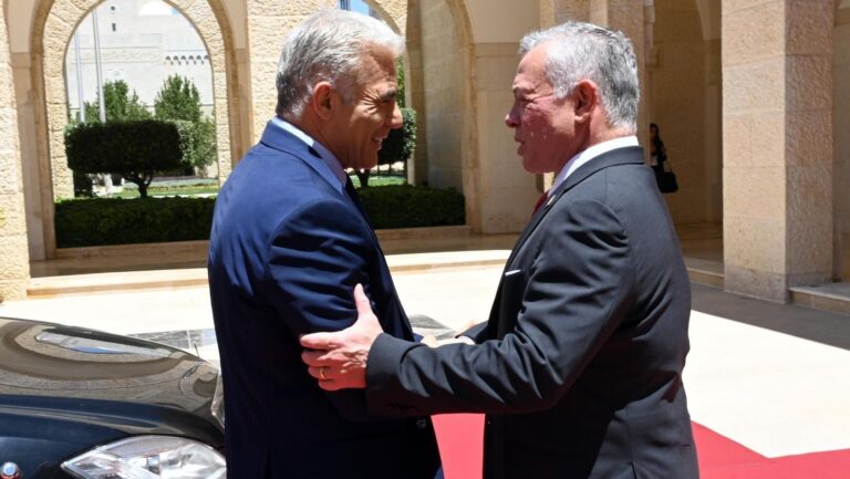 L'israélien Lapid et le jordanien Abdullah se rencontrent pour discuter de la défense régionale et de la coopération économique