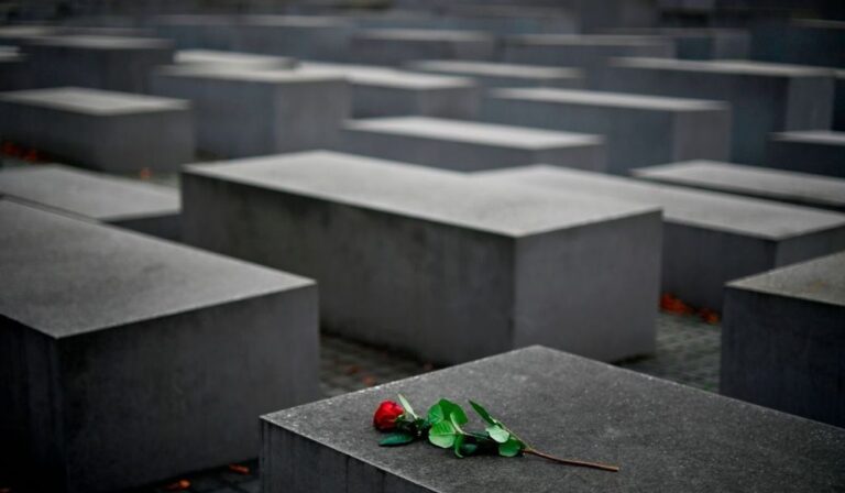 L'utilisation et l'abus des analogies de l'Holocauste après l'attaque du Capitole