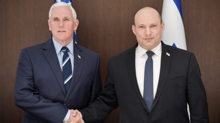 Miriam Adelson a prêté un avion à Mike Pence pour une tournée de style campagne en Israël