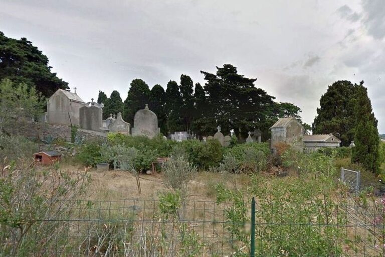 "Mort aux Juifs", croix gammées dessinées sur des pierres tombales dans le sud de la France
