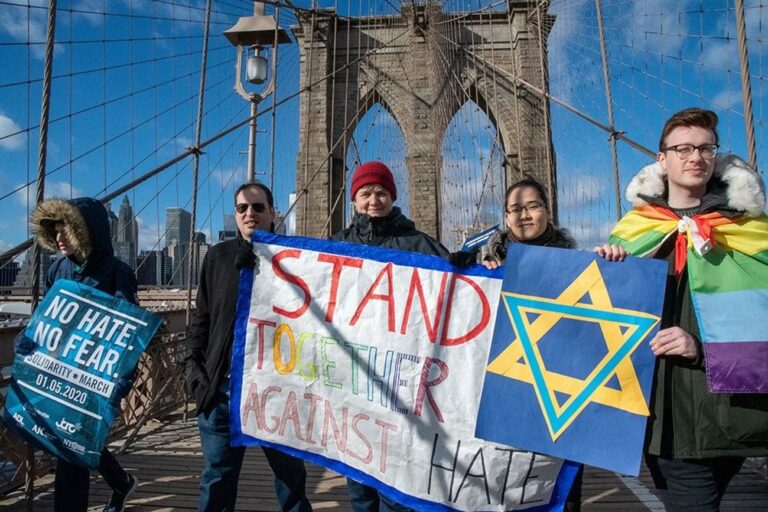 NYC coupe le financement de l'initiative de prévention des crimes de haine