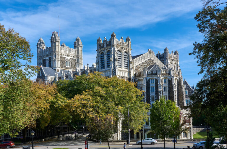 Un groupe affilié à la CUNY s'engage à aider les Juifs sur le campus à "désapprendre le sionisme"