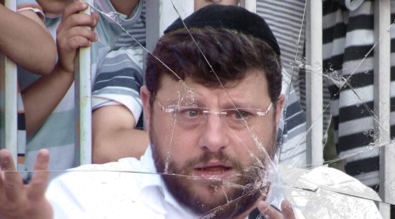 Un journaliste écrivant les plus grandes histoires d'abus sexuels de l'orthodoxie dit qu'il aurait aimé ne pas avoir à le faire