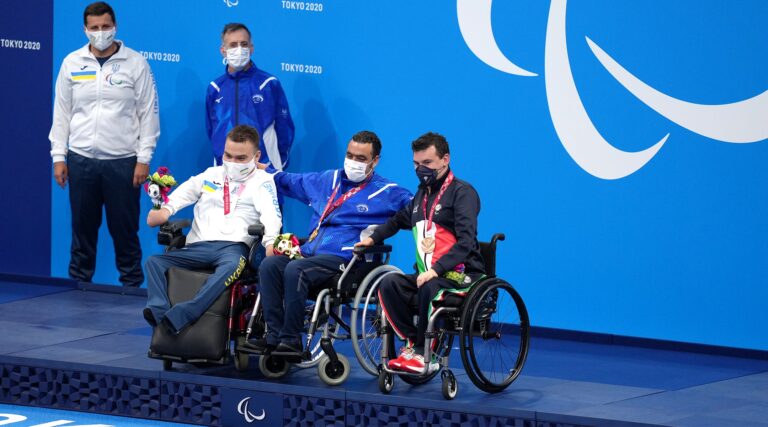 Un nageur israélo-arabe remporte l'or aux Jeux paralympiques de Tokyo et entre dans l'histoire