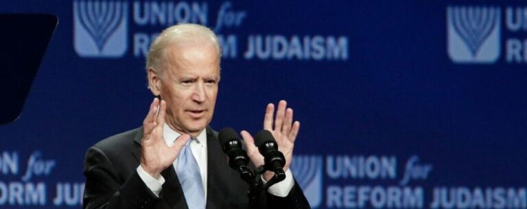 Un responsable de Biden déclare que l'administration accepte la définition de l'antisémitisme du groupe international sur l'Holocauste