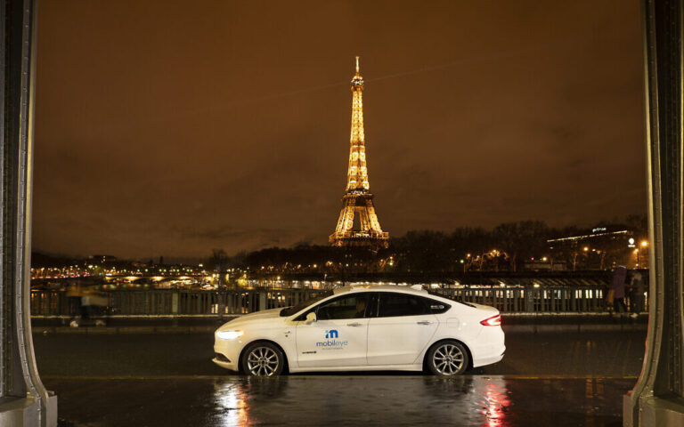 Mobileye lance un essai de trajets en voiture autonomes à la demande à Paris