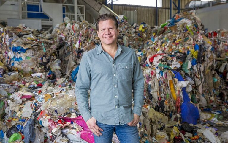 Une entreprise de technologies propres récolte 170 millions de dollars pour fabriquer un substitut de plastique écologique à partir de déchets