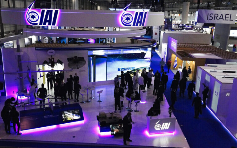 Israël présente pour la première fois sa technologie de défense au salon aéronautique de Dubaï