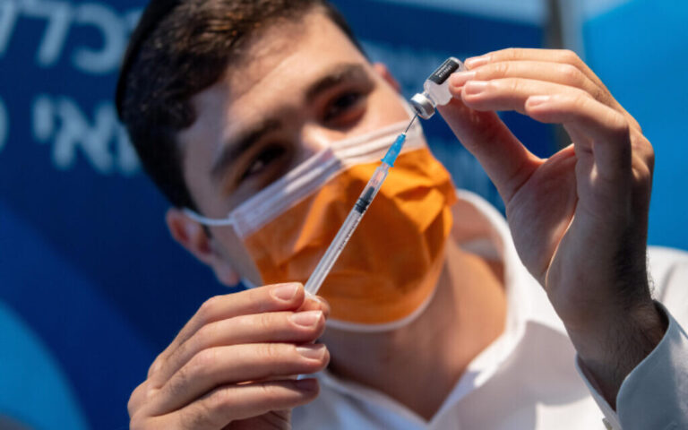 Données d'Israël : les boosters réduisent le risque de décès par COVID chez les personnes âgées à 50 % du taux non vacciné