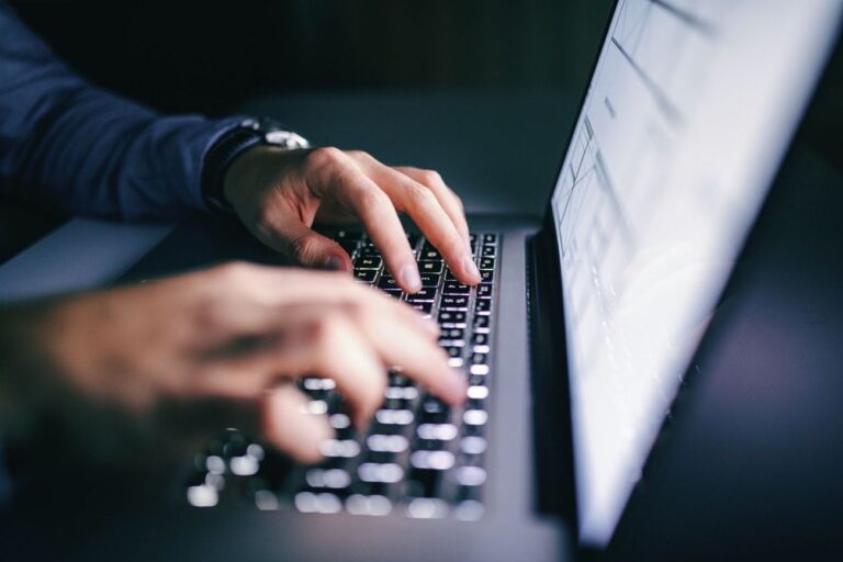 ADL lance de nouveaux outils en ligne pour analyser l'antisémitisme