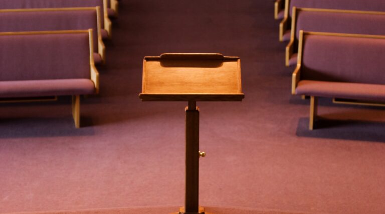 Des dizaines d'étudiants rabbiniques américains signent une lettre appelant les Juifs américains à tenir Israël responsable de ses violations des droits humains