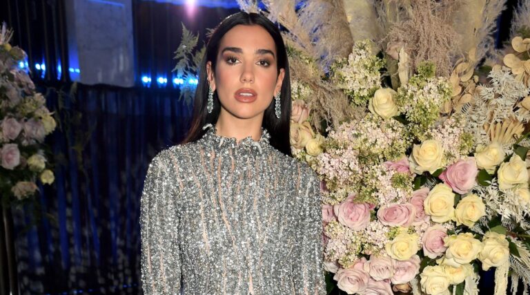 Dua Lipa répond à une annonce pleine page du NY Times qui fustige sa critique d'Israël