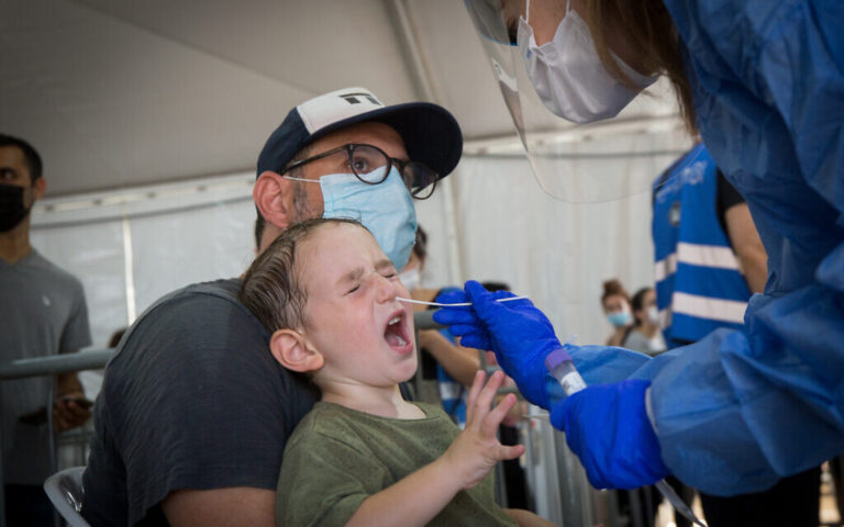 Israël lance un programme pilote pour des tests PCR rapides et sans écouvillon