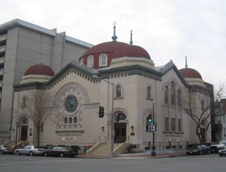 La synagogue Sixième et I de Washington vandalisée par des graffitis antisémites