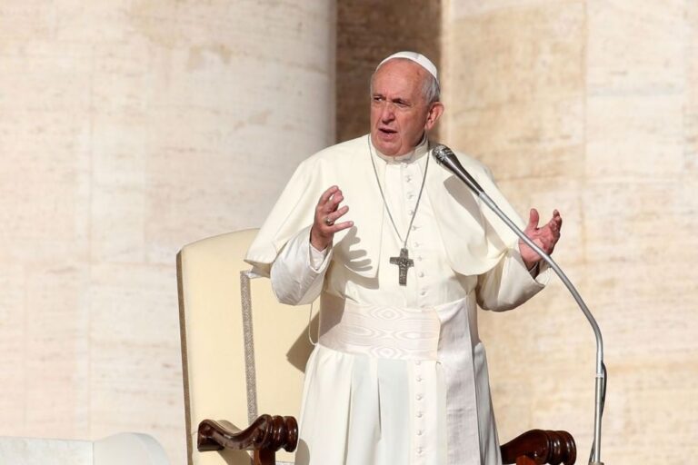 Le pape François dénonce l'antisémitisme : « Le peuple juif est nos frères »
