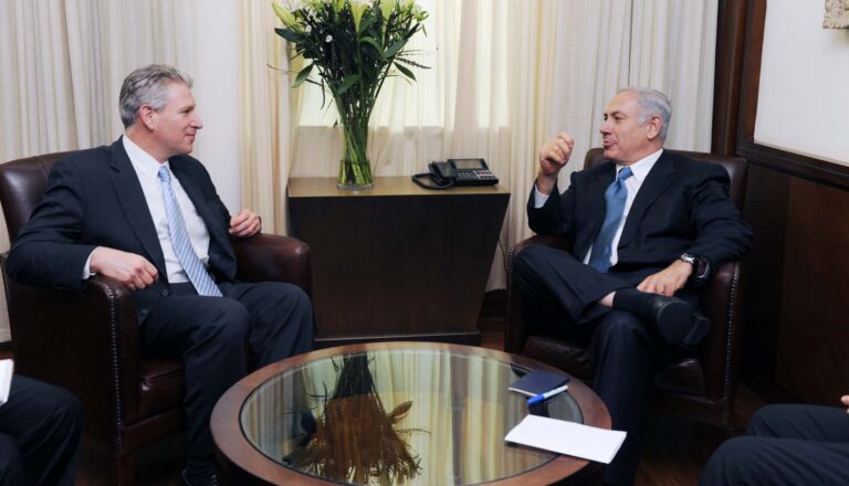 Les partisans et les législateurs juifs de Biden font pression pour que Robert Wexler soit ambassadeur en Israël