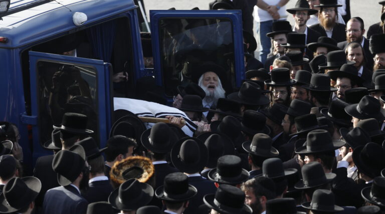 « Notre danse s'est transformée en deuil » : pour les juifs orthodoxes, une nuit de fête et de guérison devient une tragédie indescriptible
