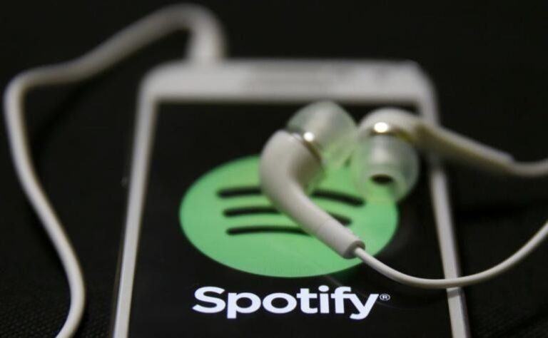 Spotify va supprimer les titres de ses playlists sur les Juifs et l'Holocauste
