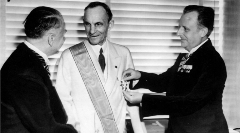 Trump fait l'éloge des "bonnes lignées" de l'antisémite Henry Ford
