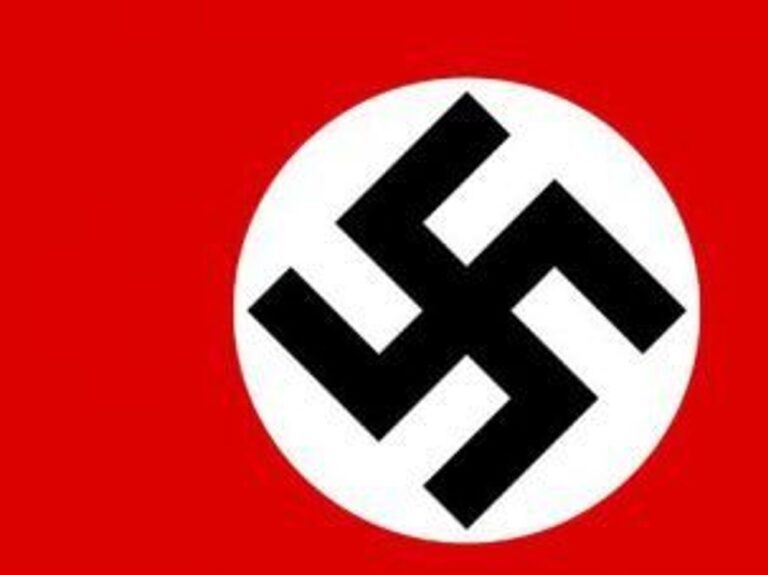 Un drapeau israélien tagué d'une croix gammée retrouvé près de Cape Cod Shul