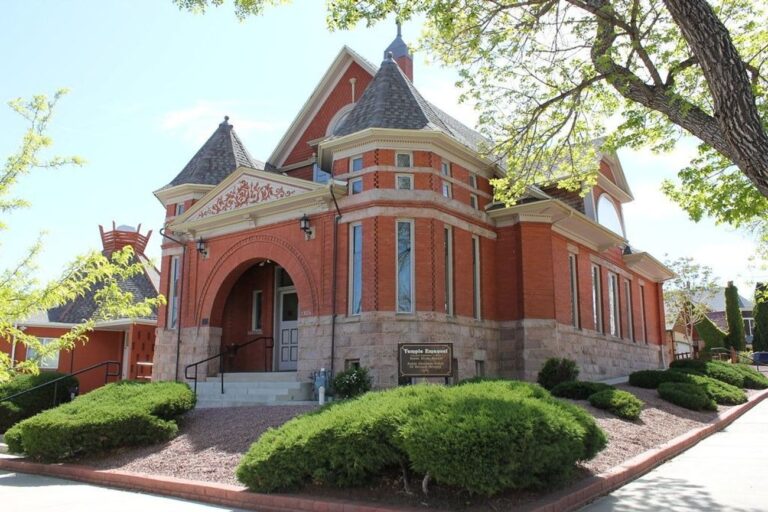Un suprématiste blanc arrêté pour avoir comploté pour faire exploser la synagogue du Colorado