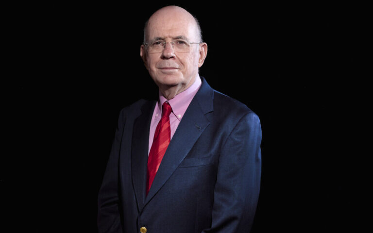 prof israélien.  élu président de l'organisme européen de recherche nucléaire CERN