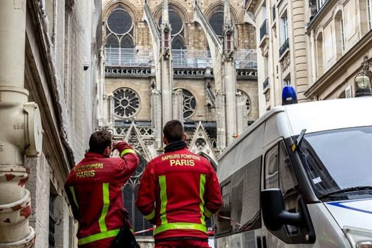 5 autres théories du complot antisémites surréalistes et effrayantes - Après l'incendie de Notre-Dame