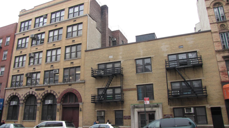 La Yeshiva historique de Manhattan vandalisée par des graffitis