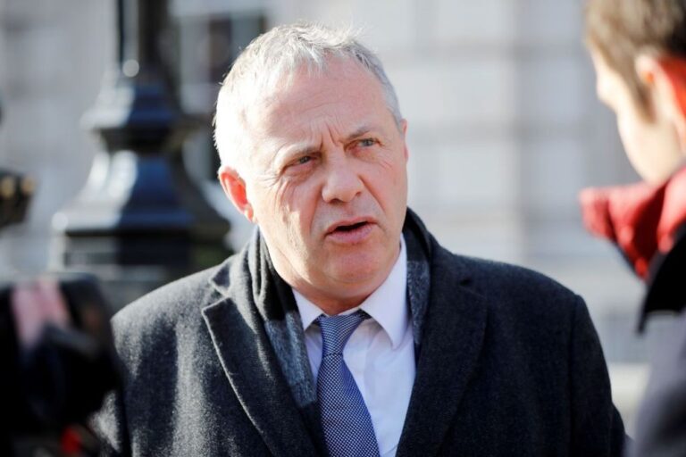 Le tsar britannique de l'antisémitisme démissionne du Parlement pour cause d'antisémitisme ouvrier