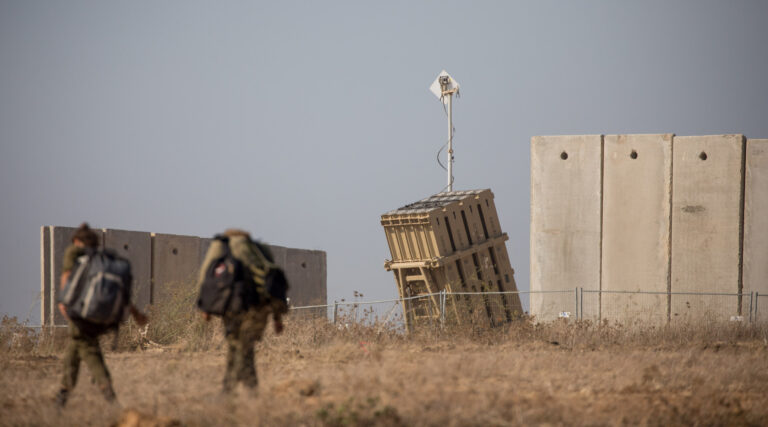 12 roquettes lancées sur Israël depuis Gaza alors que l'on parle d'une opération à grande échelle