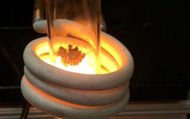 Fabriquer de l'oxygène à partir de sable de lune, une startup envisage une vie à long terme dans l'espace