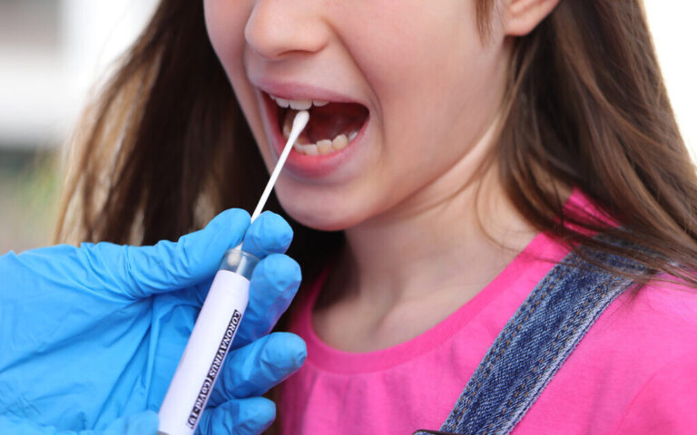 Le test COVID israélien ultra-rapide obtient l'approbation européenne ;  déploiement de l'aéroport prévu